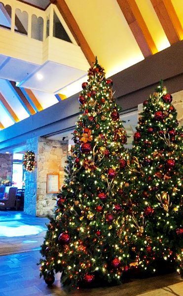 ウィスラーのホテルのクリスマスツリー